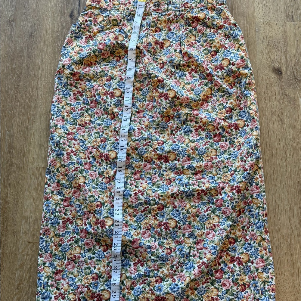 Willowbend Floral Button-Up Shirt in Multicolor - Picture 5 of 6